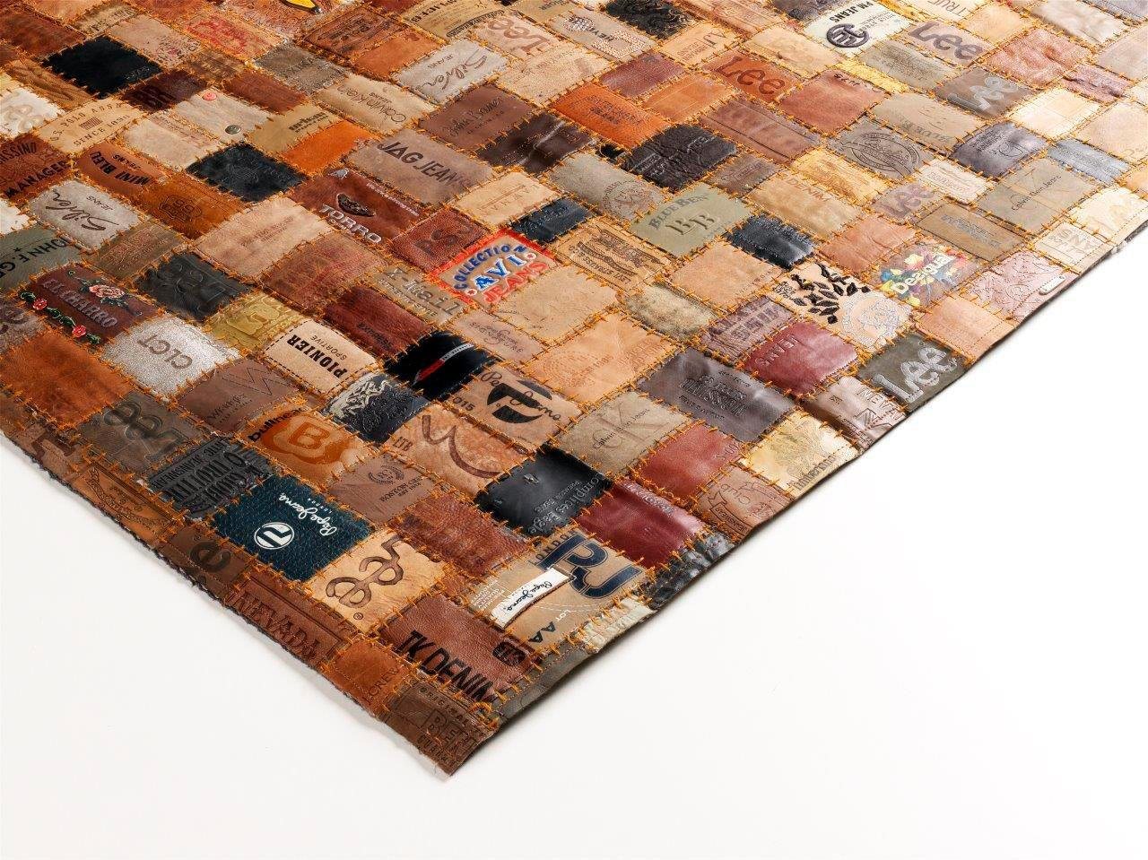 OCI DIE TEPPICHMARKE Lederteppich Labelstar, rechteckig, Höhe: 10 mm, echtes Leder, UNIKAT, handgenäht, Patchwork aus Leder Jeanslabel – Bild 4 von 5