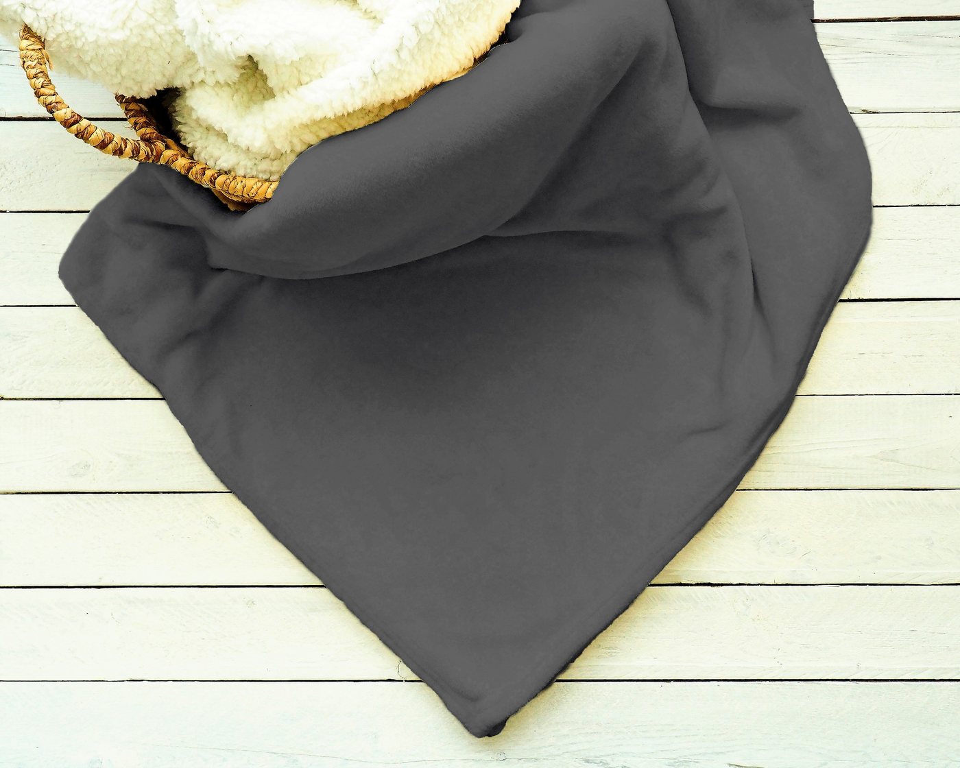 Wohndecke Winter Flausch, One Home, Kuscheldecke flauschig warm und kuschelig weich – Bild 5 von 5