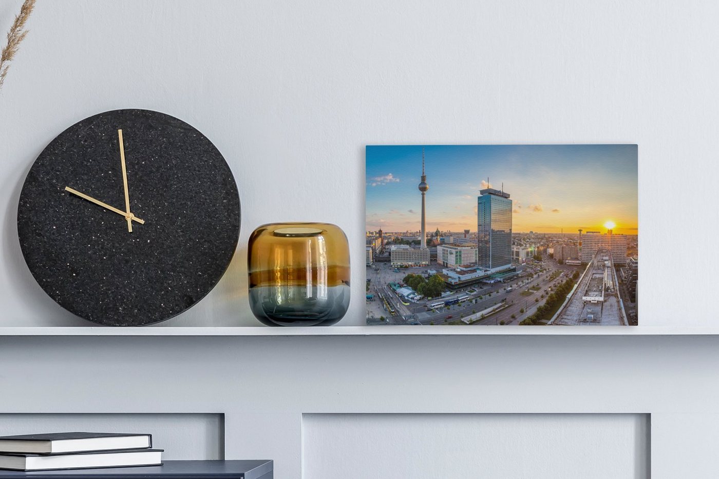 OneMillionCanvasses® Leinwandbild Ansicht des Alexanderplatzes in Berlin, Deutschland, Fotodruck (1 St), Leinwand Bilder Klein, Wand Dekoration Aesthetic 30x20  – Bild 2 von 5