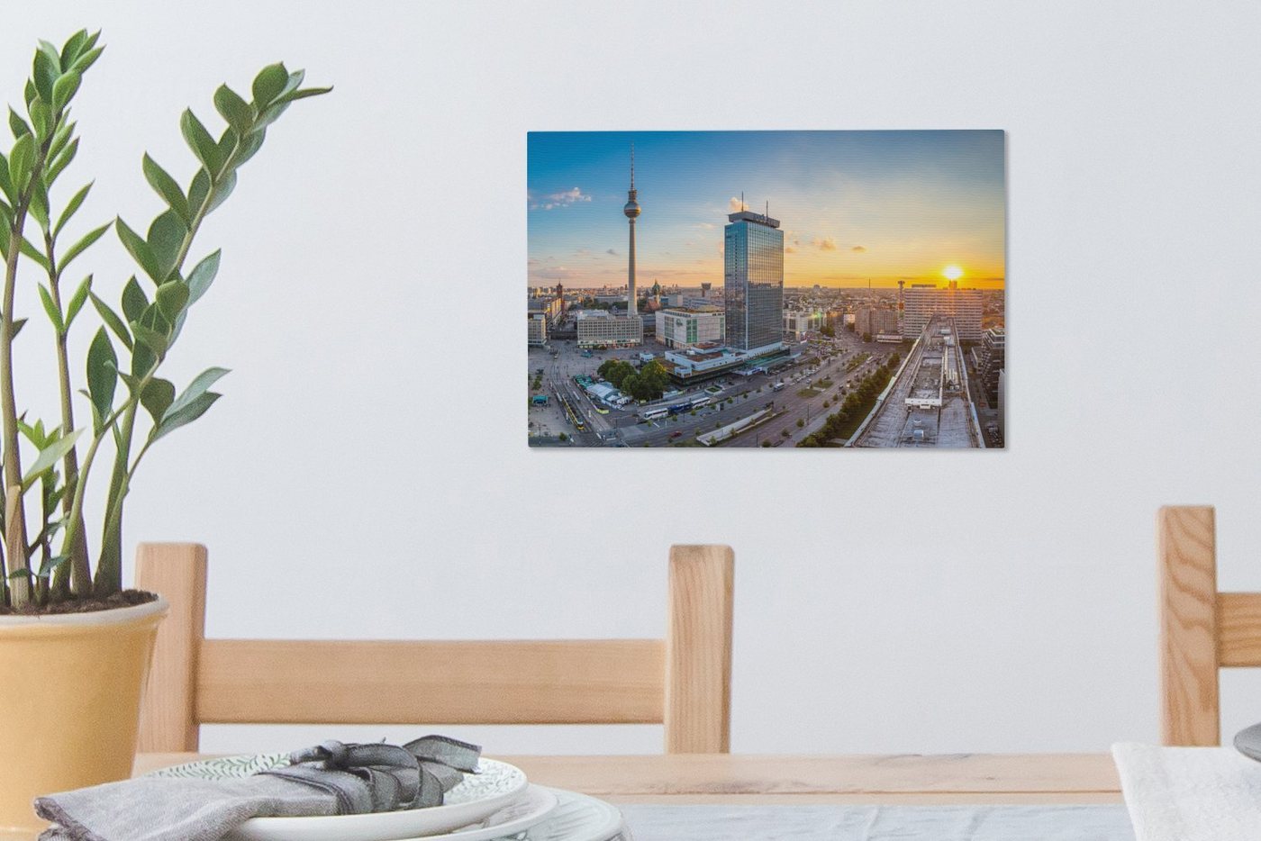 OneMillionCanvasses® Leinwandbild Ansicht des Alexanderplatzes in Berlin, Deutschland, Fotodruck (1 St), Leinwand Bilder Klein, Wand Dekoration Aesthetic 30x20  – Bild 5 von 5