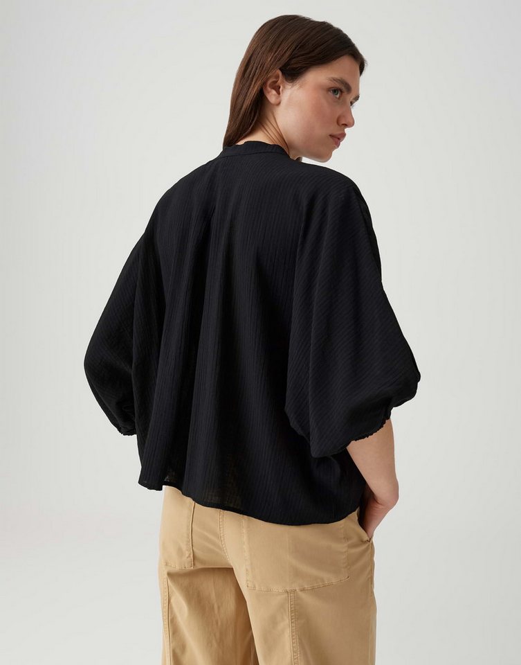 OPUS Kurzarmbluse aus Crinkle Webware mit Oversize Fit Luftiger Look mit femininer Rückenfalte – Bild 3 von 5