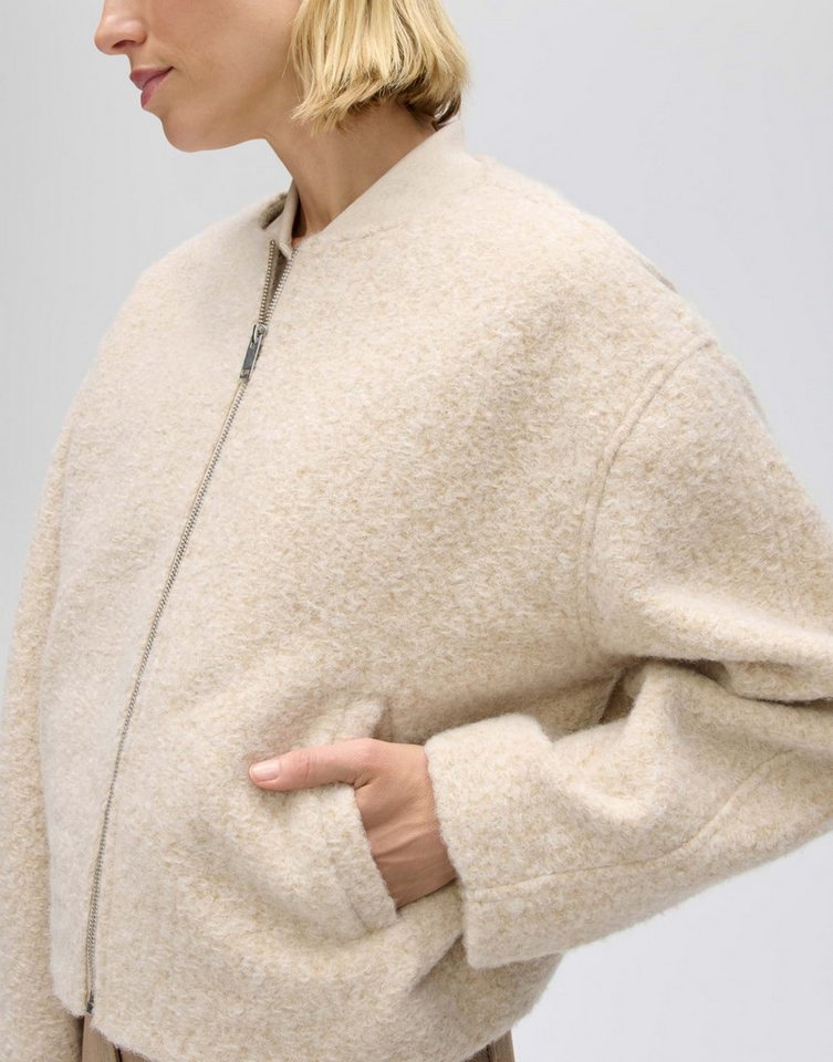 OPUS Kurzjacke Hurlisa aus Webware mit formstabiler Struktur O-Silhouette mit überschnittener Schulter und voluminösen Ärmeln – Bild 4 von 5