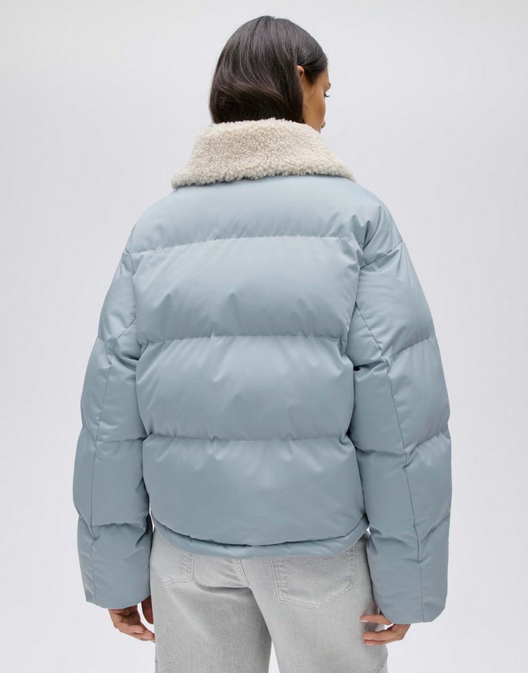 OPUS Steppjacke Hatchy aus Webware mit wasserabweisender Funktion Voluminöse Silhouette mit Fellimitatkragen und Steppmuster – Bild 3 von 5