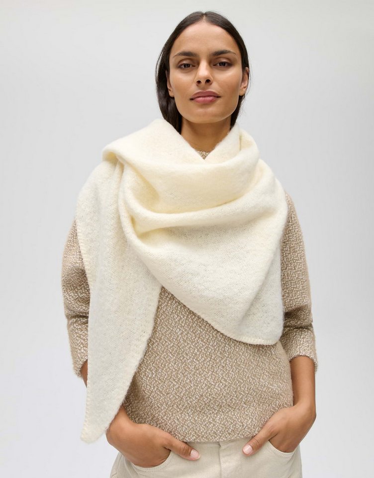 OPUS Strickschal Amadsi scarf aus Polyester, Großzügiges Dreieckstuch zum vielseitigen Drapieren im Alltag – Bild 2 von 4