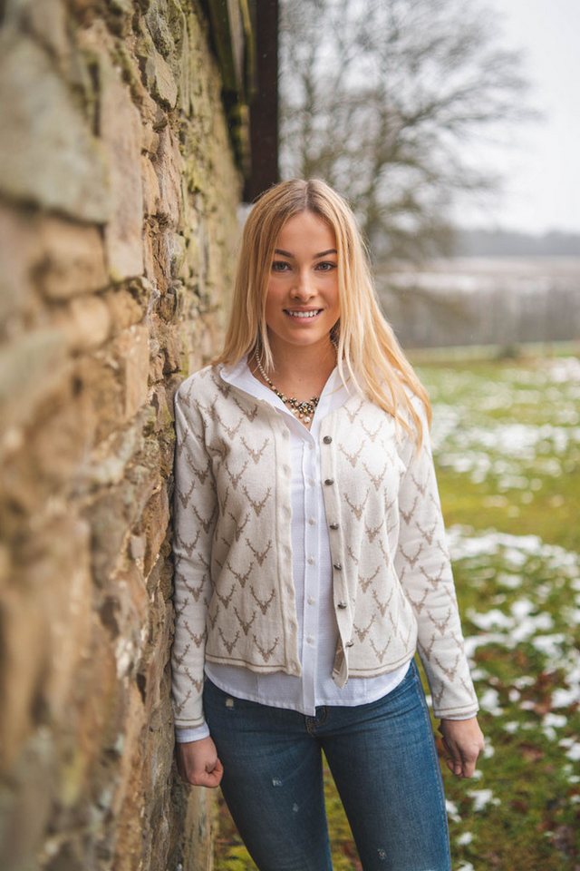 OS Trachten Strickjacke Ewipe Tailliert, lang geschnitten, Rundhals, Allover-Stick, Metallknöpfe – Bild 3 von 3