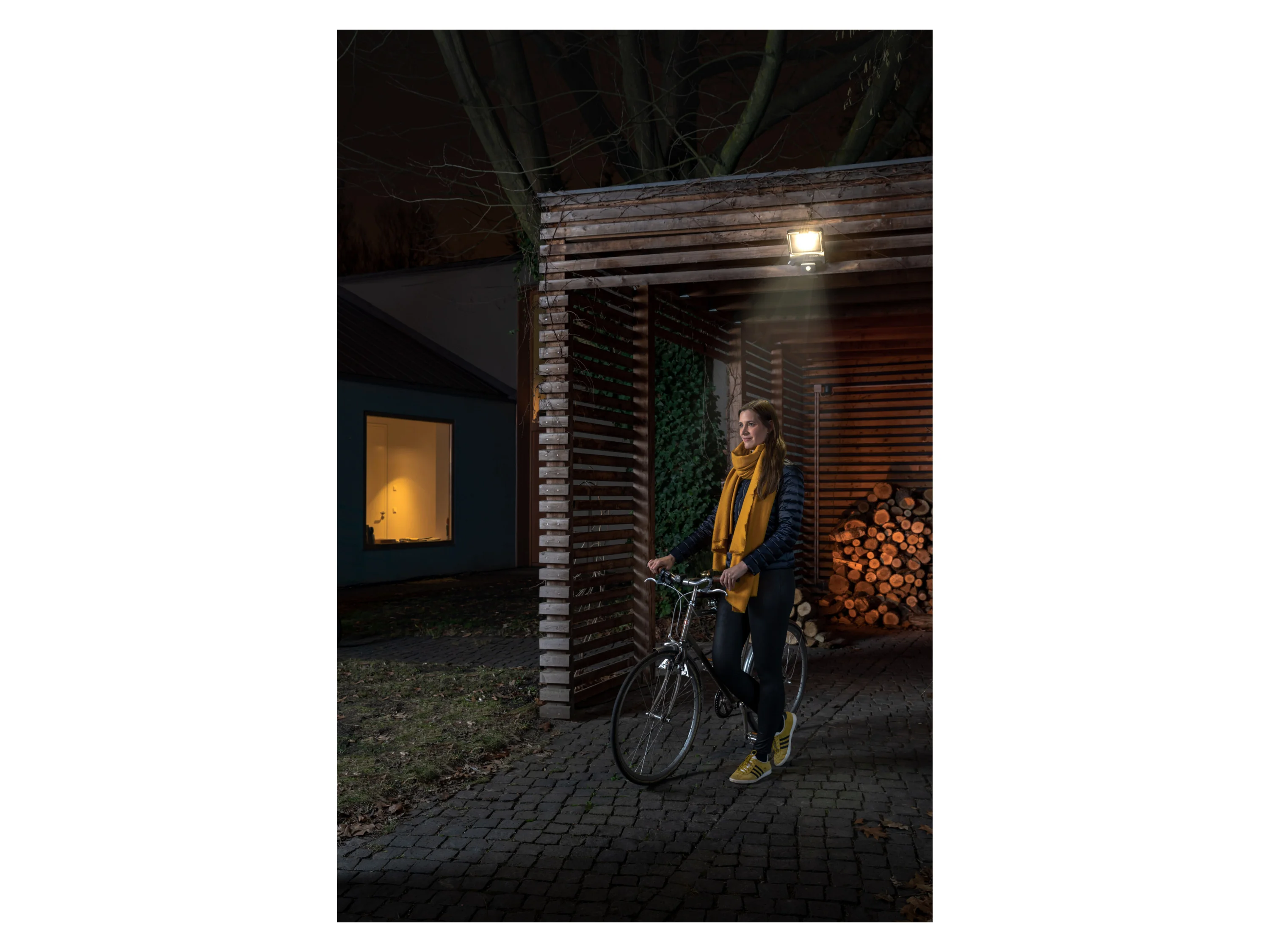 OSRAM LED-Außenstrahler »Endura Flood Sensor«, mit Bewegungsmelder (840 DG / 50 W, Dunkelgrau) – Bild 2 von 4