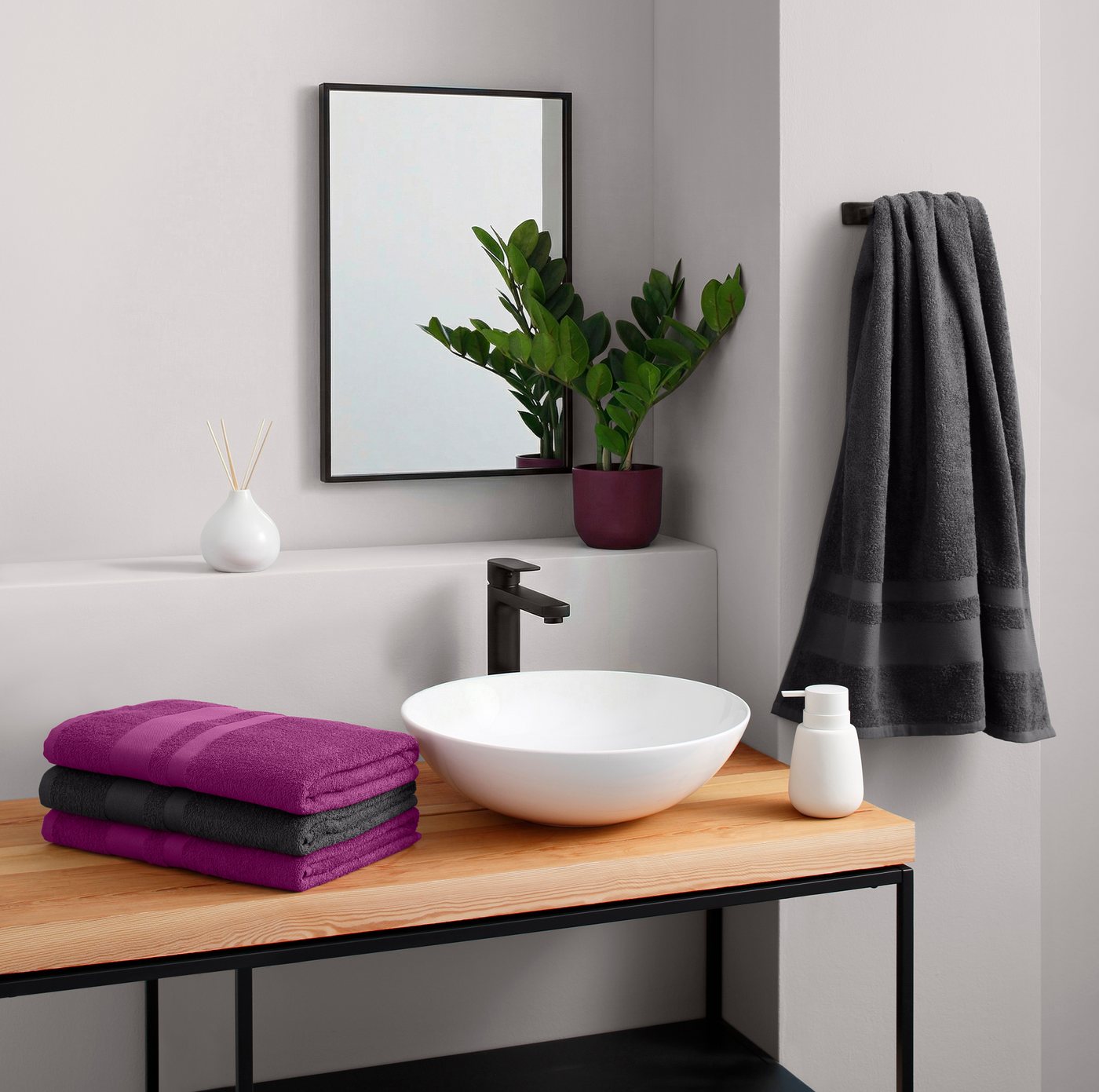 OTTO home Duschtücher Vanessa, 4 Duschtücher, 70x140cm, in Standard- und Premium-Qualität, Walkfrottee (Set, 4-St), Handtücher mit Bordüre, 100% Baumwolle, einf – Bild 2 von 5