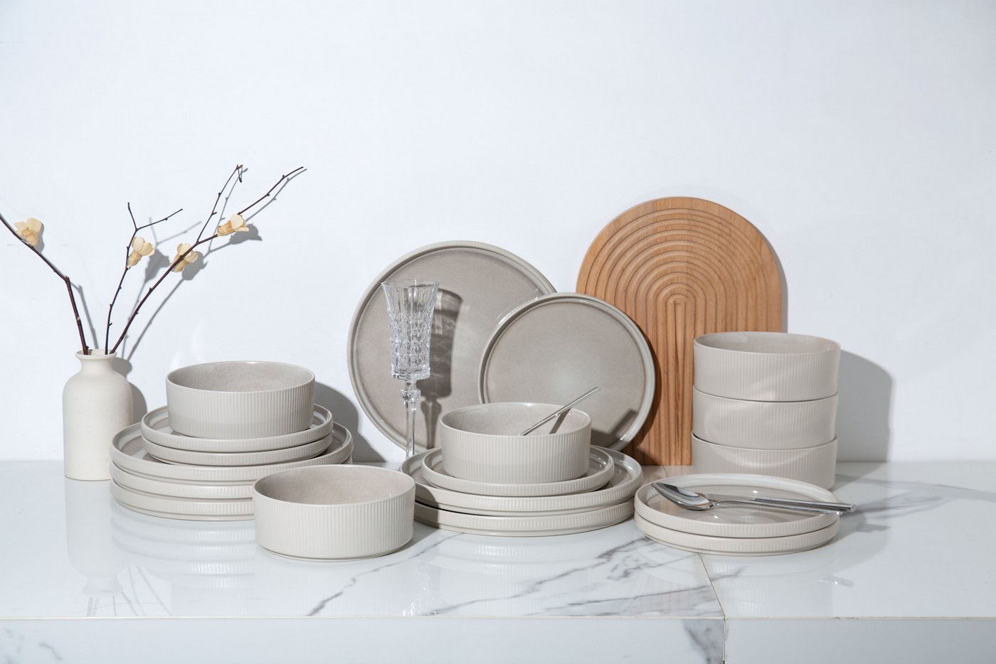 OTTO home Geschirr-Set YLVII,außen matt,innen reaktiv glasiert, Steinzeug, 18-tlg.für 6 Pers. (18-tlg), 6 Personen, Steinzeug, Riffeloptik, spülmaschinenfest un – Bild 2 von 5