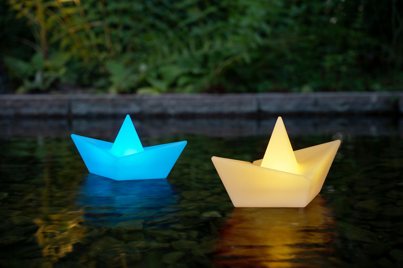OTTO home LED Solarleuchte Quirrell, 2er Set LED-Solar Schiff, RGB, Tageslichtsensor, LED fest integriert, Warmweiß, RGB, mit Erdspießen – Bild 2 von 5