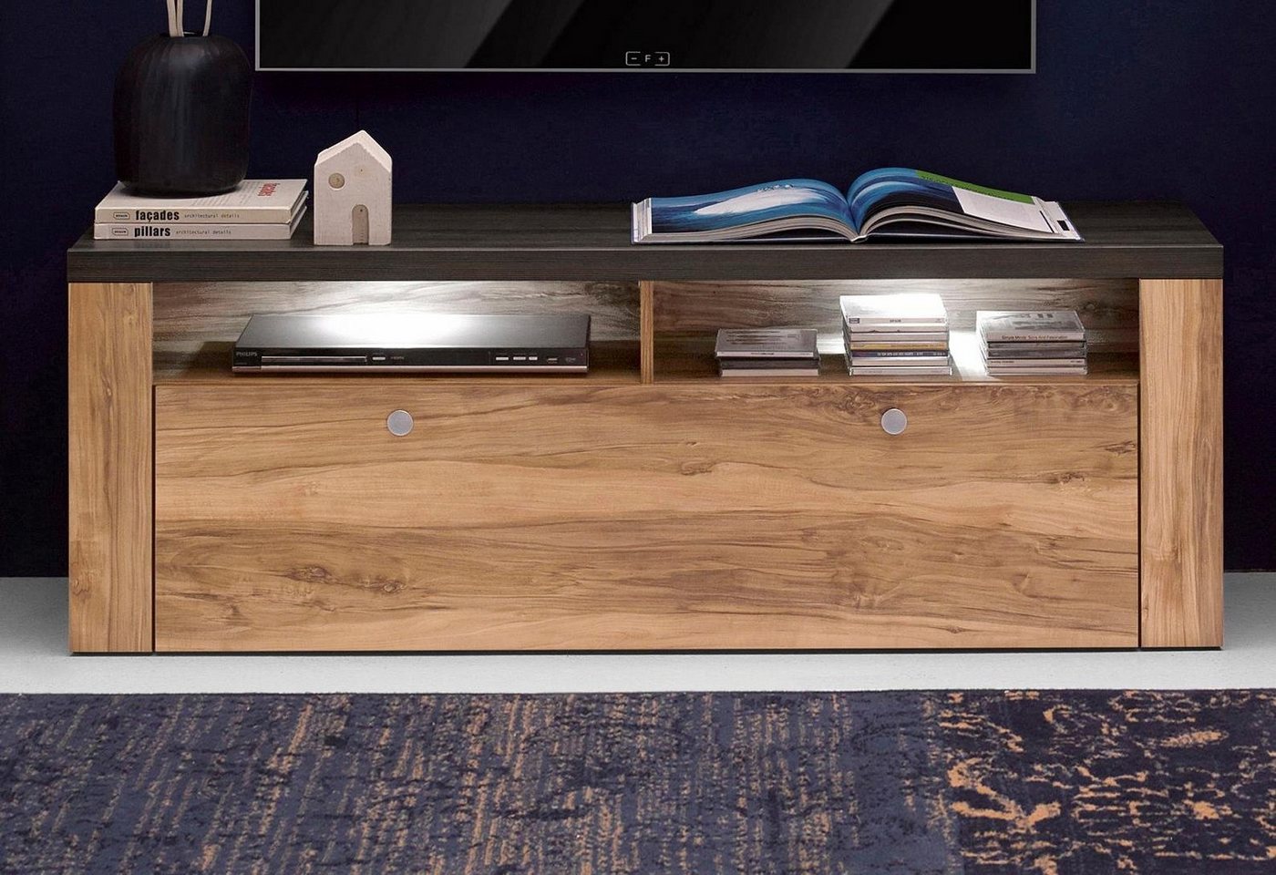 OTTO home Lowboard Larona, zeitloses TV Board mit 1 Klappe und 2 offenen Fächern, Breite 140 cm, Fernsehbank, viel Stauraum, dekorative Rahmenoptik – Bild 2 von 5