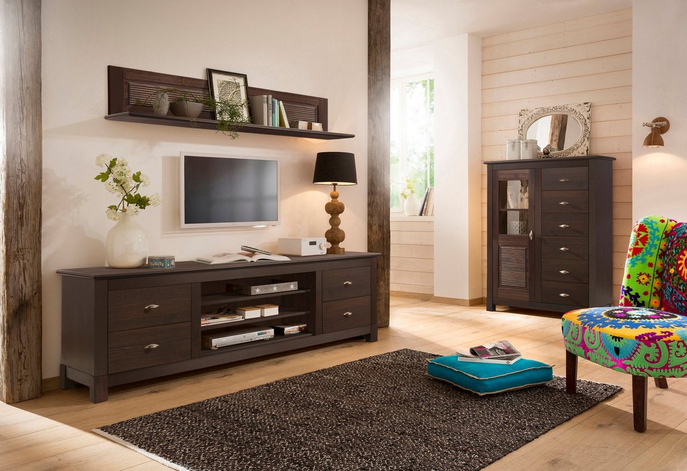 OTTO home Lowboard Rauna, TV-Bank, TV-Kommode, Landhausstil, Breite 200 cm, FSC®-zertifiziertes Massivholz, Kiefer – Bild 4 von 5