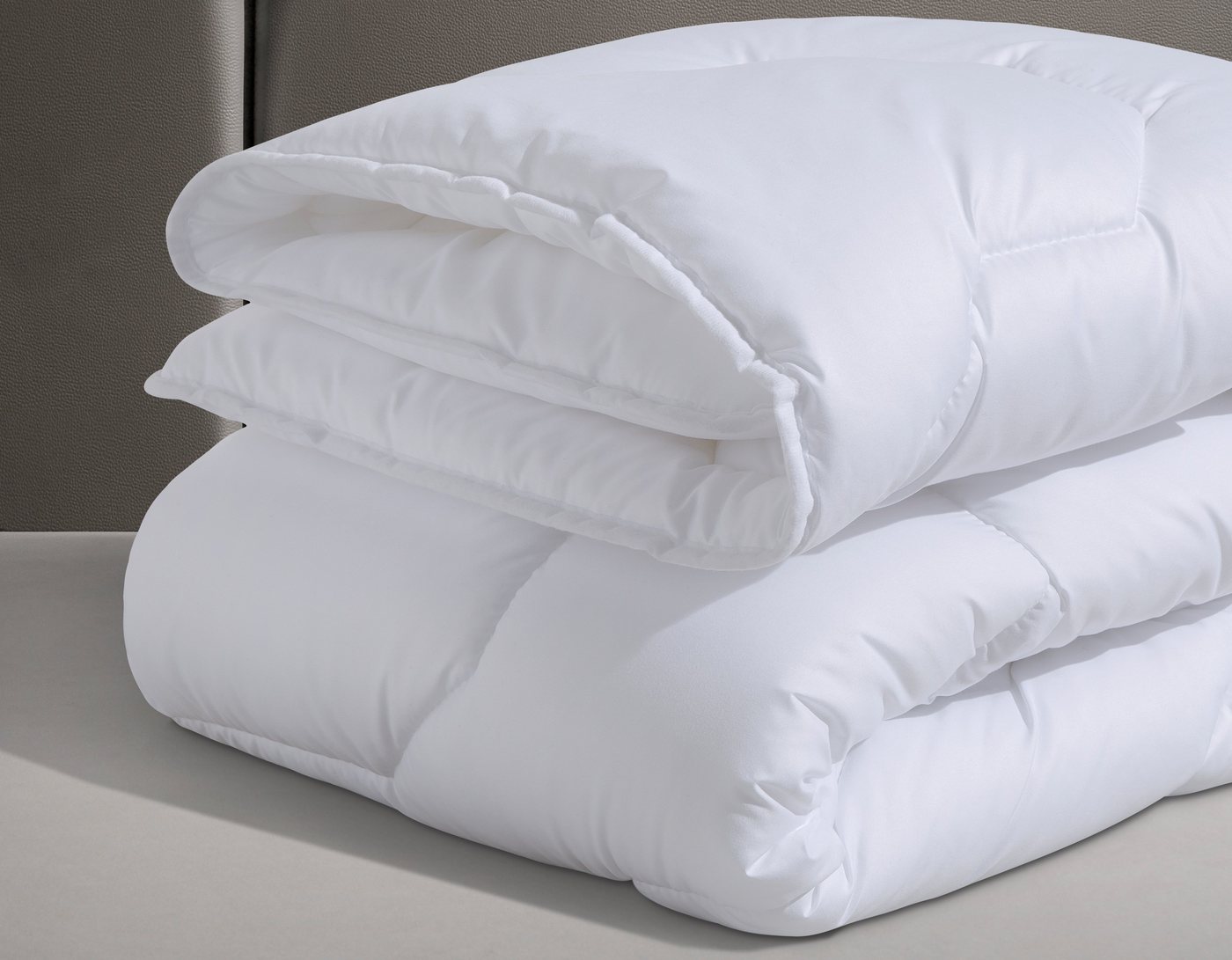 OTTO home Microfaserbettdecke Corella, Bettdecke 135x200 cm, mit Gratis-Kissen dazu: 40x80 cm, Füllung: 100% Polyester, Bezug: 100% Polyester, Bettdecken, Somme – Bild 4 von 5