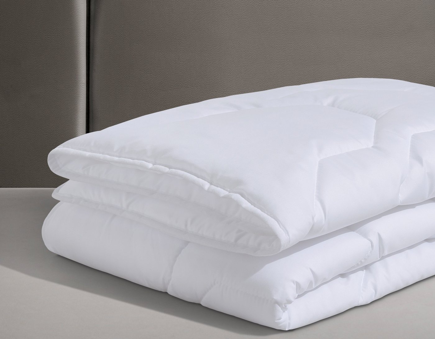 OTTO home Microfaserbettdecke Corella, Bettdecke 135x200 cm, mit Gratis-Kissen dazu: 40x80 cm, Füllung: 100% Polyester, Bezug: 100% Polyester, Bettdecken, Somme – Bild 4 von 5