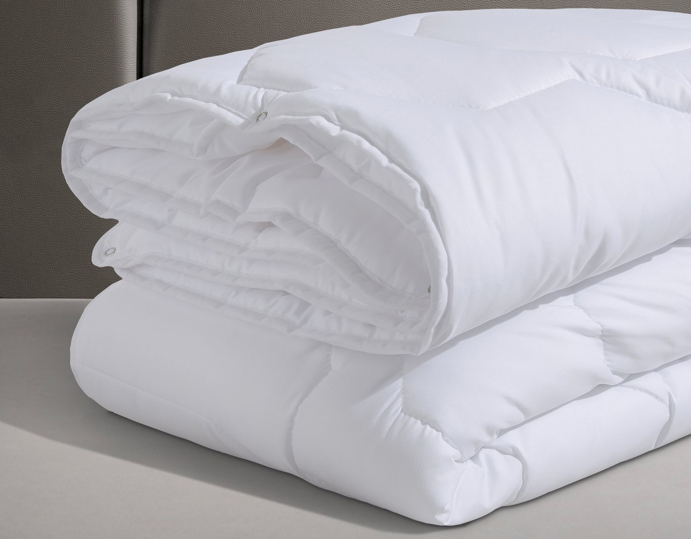 OTTO home Microfaserbettdecke Corella, Bettdecke 135x200 cm, mit Gratis-Kissen dazu: 40x80 cm, Füllung: 100% Polyester, Bezug: 100% Polyester, Bettdecken, Somme – Bild 4 von 5