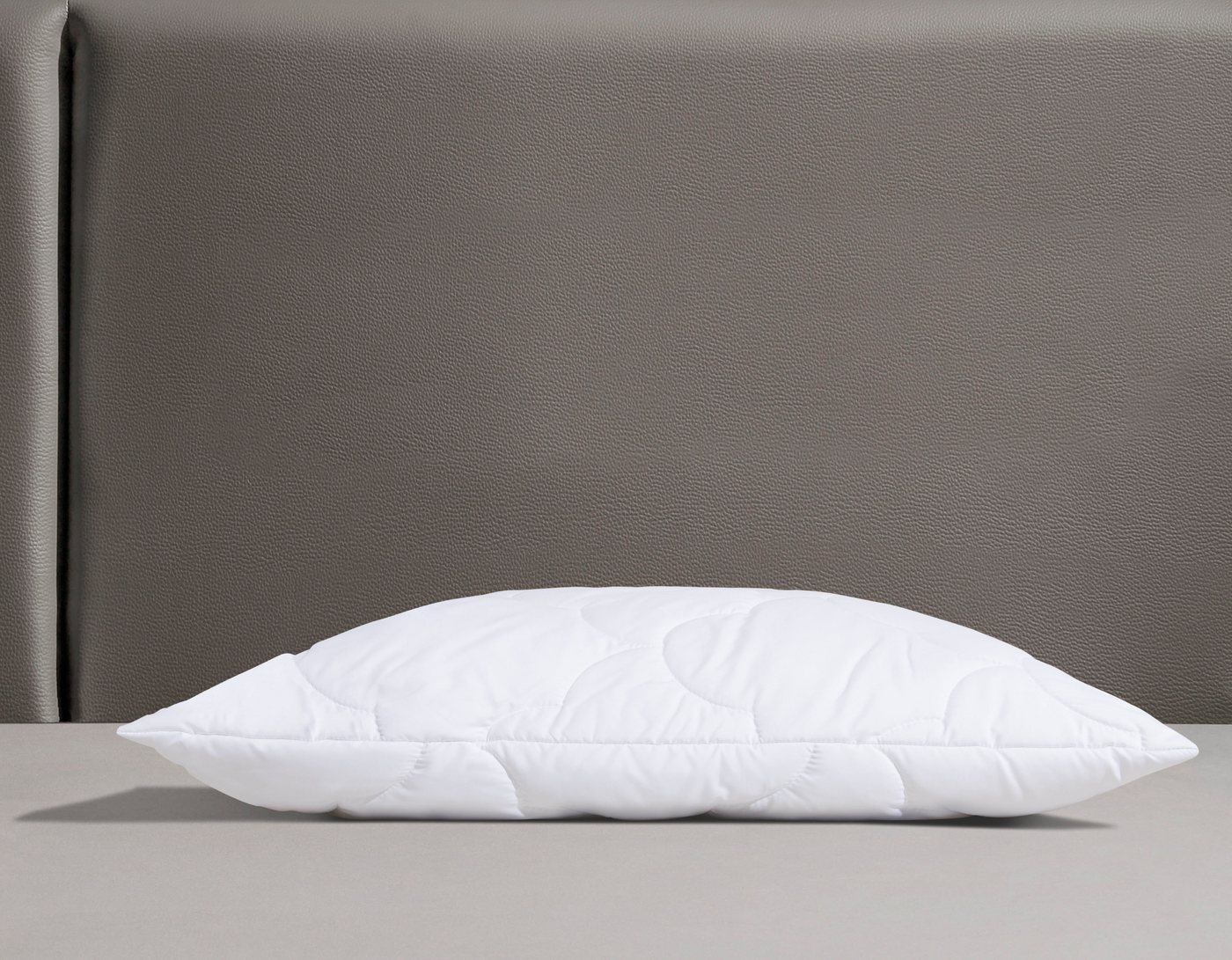 OTTO home Microfaserkissen Mondschein, Kopfkissen 1-tlg. oder 2-tlg. 40x80 oder 80x80 cm, Füllung: Faserbällchen, Bezug: Polyester oder antibakteriellen Microfa – Bild 2 von 5