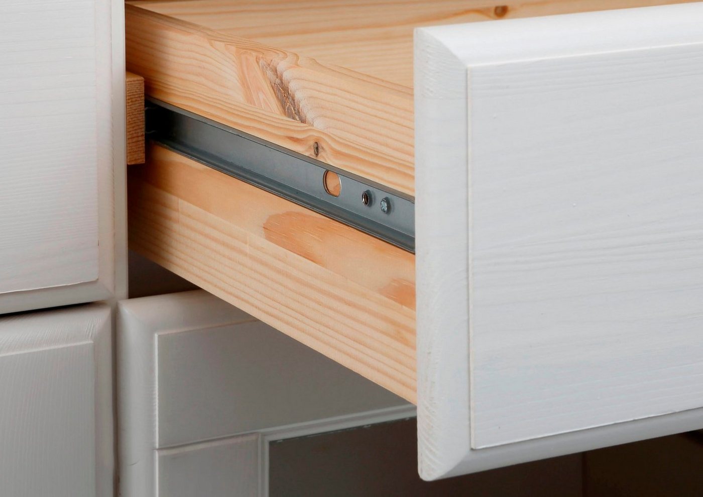 OTTO home Sideboard Rügen Kommode mit 2 Türen, 5 Schubläden mit Metallgriffen, Kommode aus massiver Kiefer, Schubladen mit Glaseinsatz, Metallgriffe – Bild 2 von 5