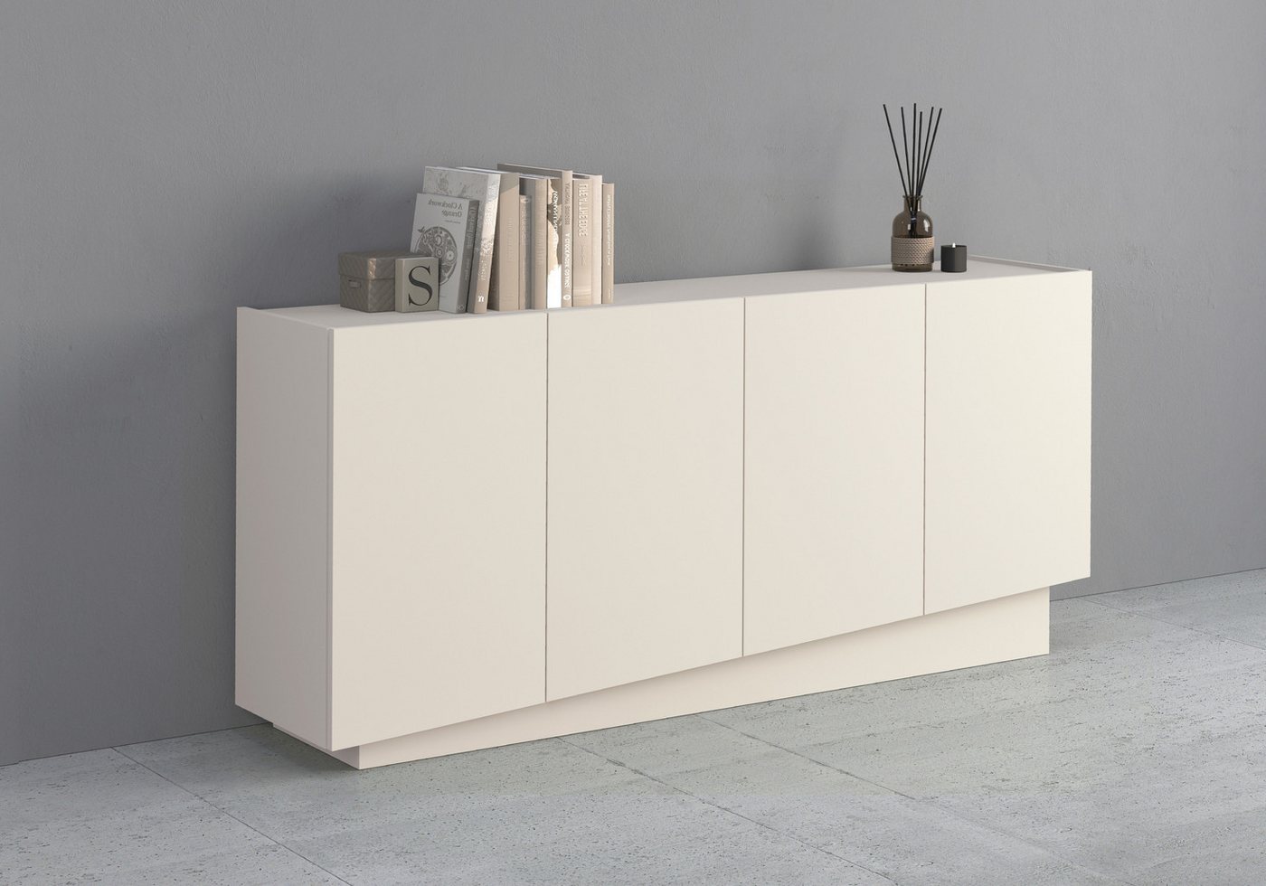 OTTO home Sideboard VELA, Breite 160 cm, Design mit schrägen Türen, Maße-B/T/H: 160x35x75 (1 St), Made in Italy, 4 Fächer, Sideboard, Anrichte, Kommode – Bild 4 von 5