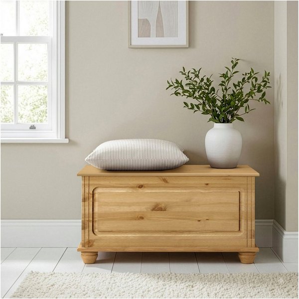 OTTO home Sitztruhe Finca, aus massivem Kiefernholz, 85 x 43 x 45 cm, mit praktischem Stauraum