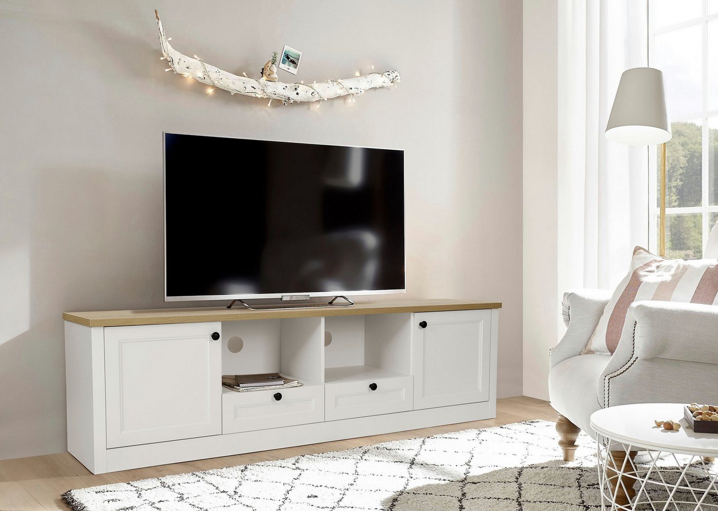 OTTO home TV-Board Ismund, aus MDF, mit Holz-Zierleiste, schwarzem Metallgriff, Breite 180 cm – Bild 2 von 5