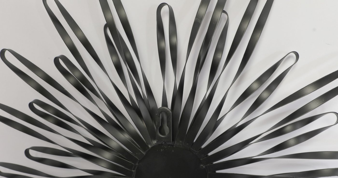 OTTO home Wanddekoobjekt Sonne, im 2er Set: 35 und 46cm (2er-Set, in schwarz, gold-oder silberfarben), Wanddekoration aus Metall mit kleinem Spiegel in der Mitt – Bild 5 von 5