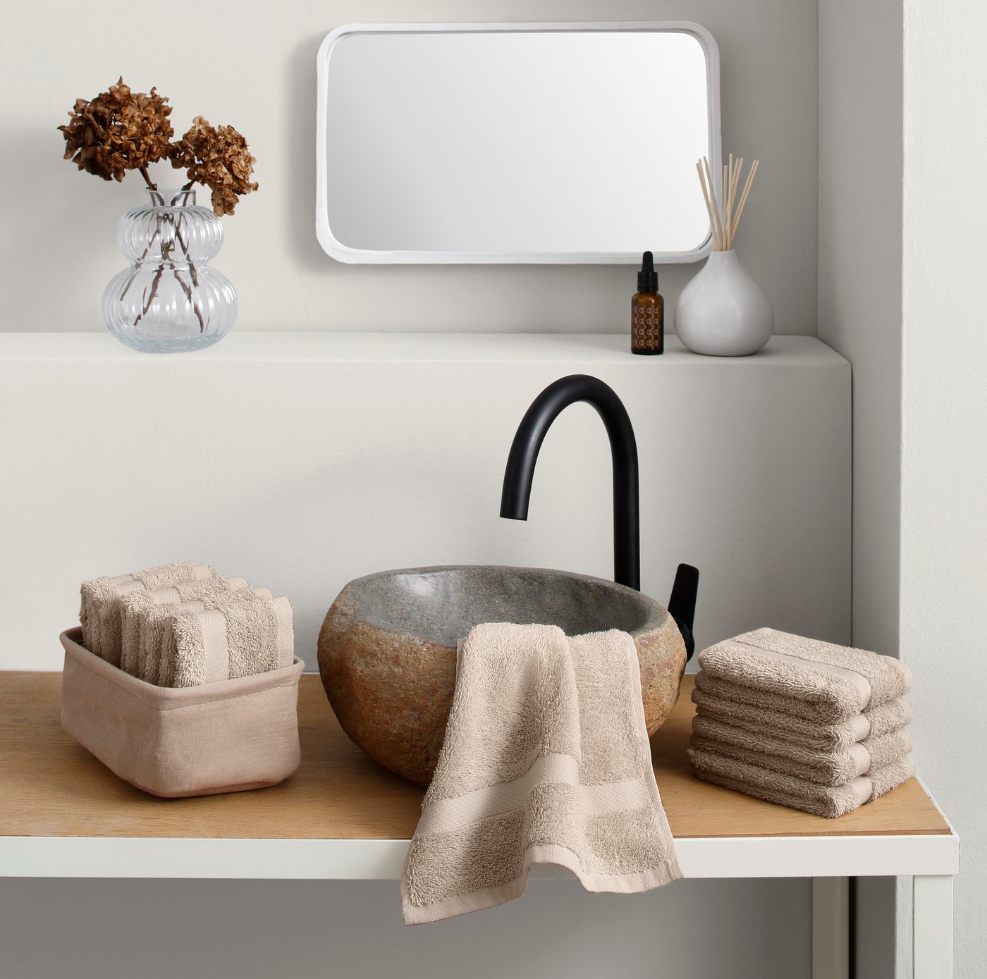 OTTO home Waschlappen Vanessa, 10 Seiftücher, 30x30cm, in Standard- und Premium-Qualität, (Set, 10-St), Handtücher mit Bordüre, 100% Baumwolle, einfarbig, weich – Bild 2 von 5