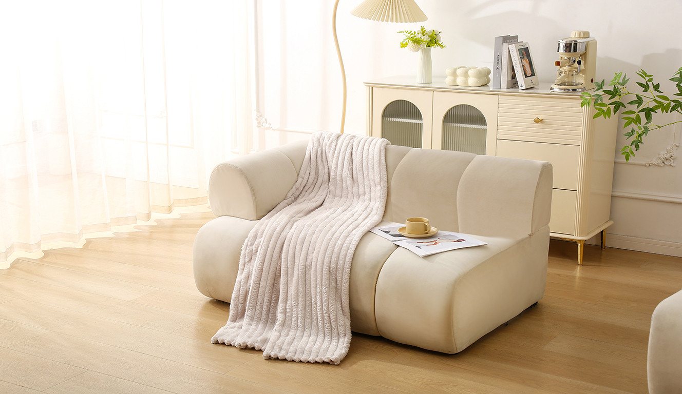 Wohndecke Millara, Kundenliebling, weiche & komfortable Tagesdecke, OTTO home, Kuscheldecke in Cord-Optik, 150x200 cm, Wohndecke, Sofadecke – Bild 5 von 5