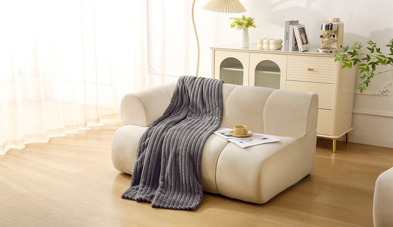 Wohndecke Millara, Kundenliebling, weiche & komfortable Tagesdecke, OTTO home, Kuscheldecke in Cord-Optik, 150x200 cm, Wohndecke, Sofadecke – Bild 5 von 5