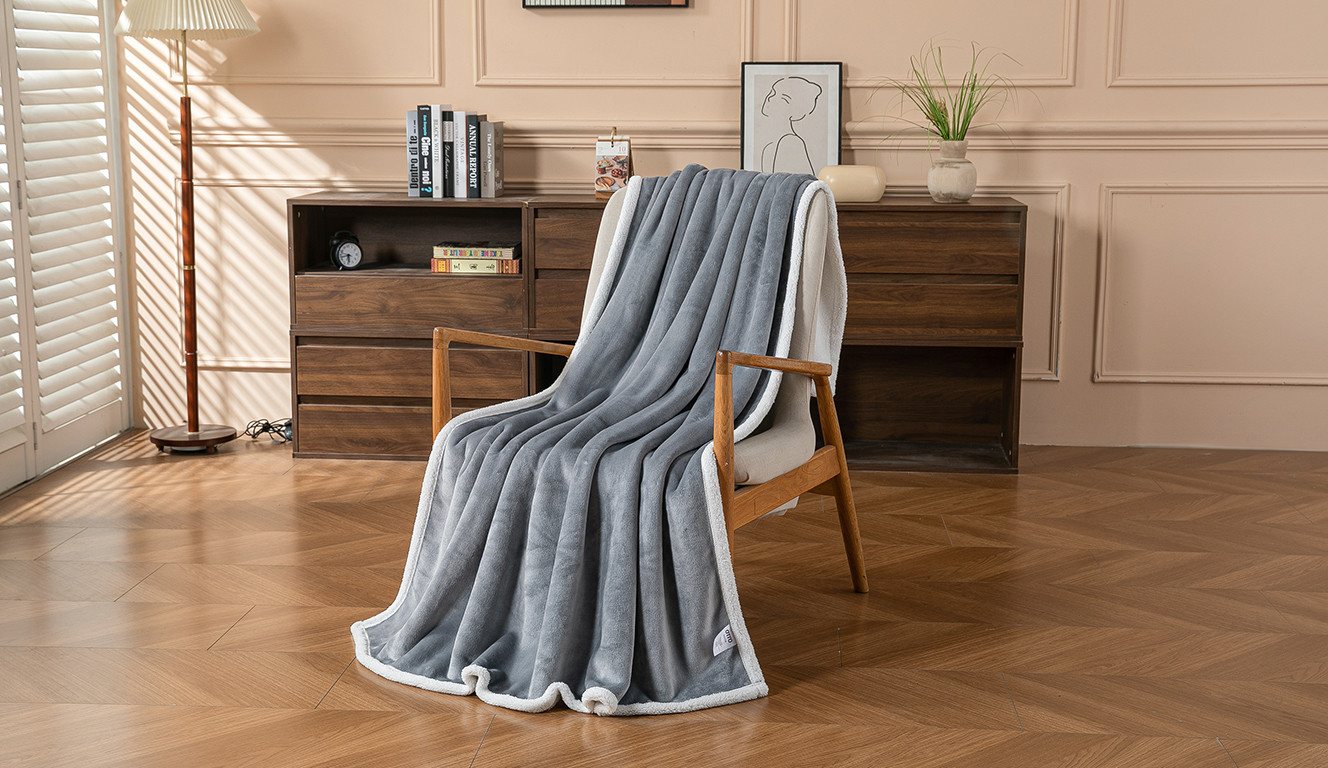 Wohndecke Sennu, Kuscheldecke, Teddy, erstklassige Tagesdecke, OTTO home, 420g/m², flauschige, Wohndecke mit Teddyoptik, Tagesdecke – Bild 5 von 5