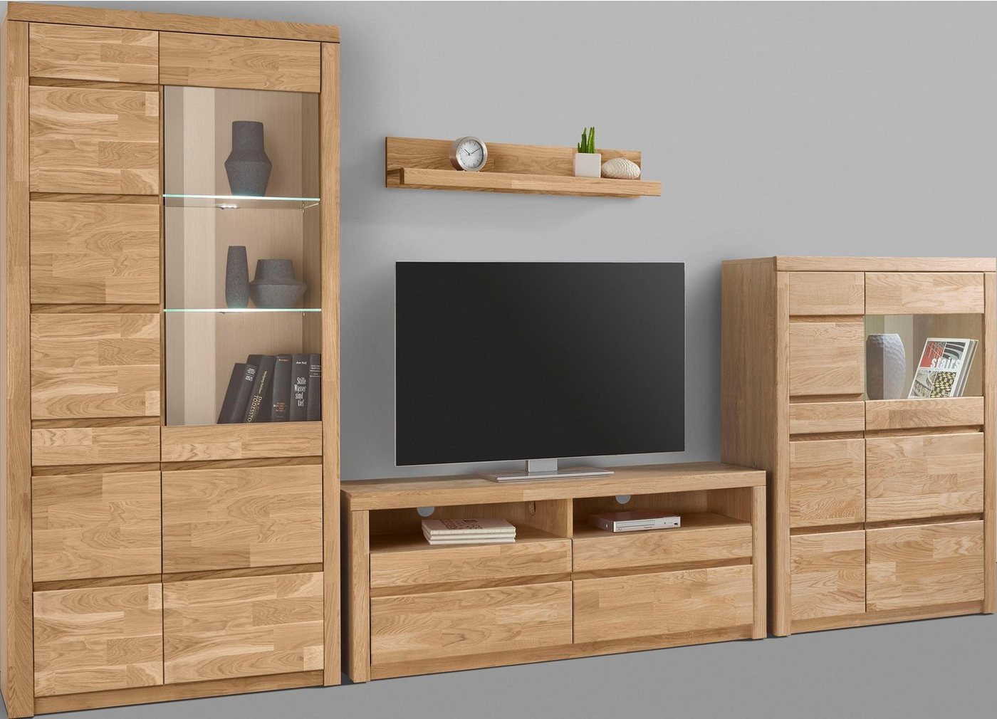 OTTO home Wohnwand Silkeborg: 4-teilig, Breite: 320cm, Griffmulden, Fronten Massivholz, (Set, 4-St), Set besteht aus 1 Vitrine, 1 Lowboard, 1 Sideboard und 1 Wa – Bild 2 von 5
