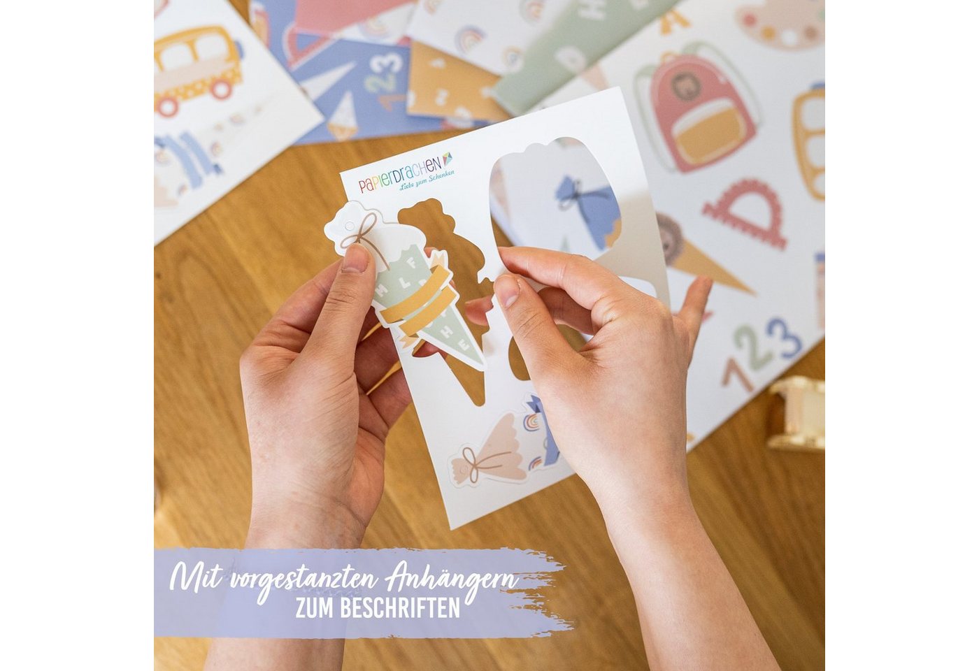 PAPIERDRACHEN Geschenkpapier Geschenkpapier zur Einschulung - verschiedene Motive, doppelseitig bedruckt und Anhänger mit Baumwollschnur – Bild 3 von 5