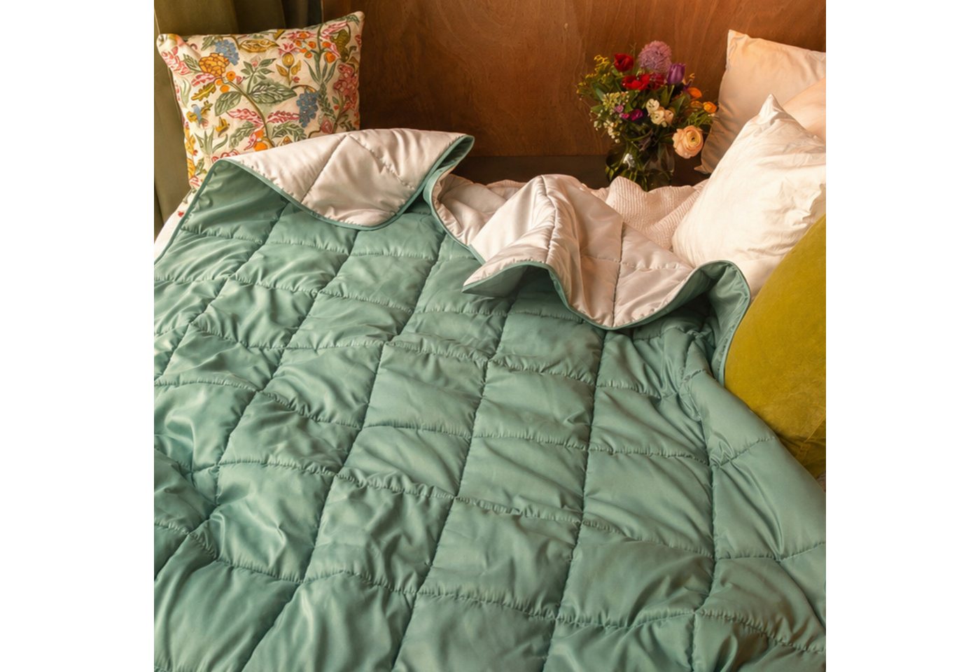 Paradies Microfaserbettdecke Sorelia, Bettdecke ohne Bezug nutzbar, Füllung: 100% Polyester, Bezug: 100% Polyester, Bettdecke mit integriertem Bezug, Zweifarbig – Bild 2 von 5