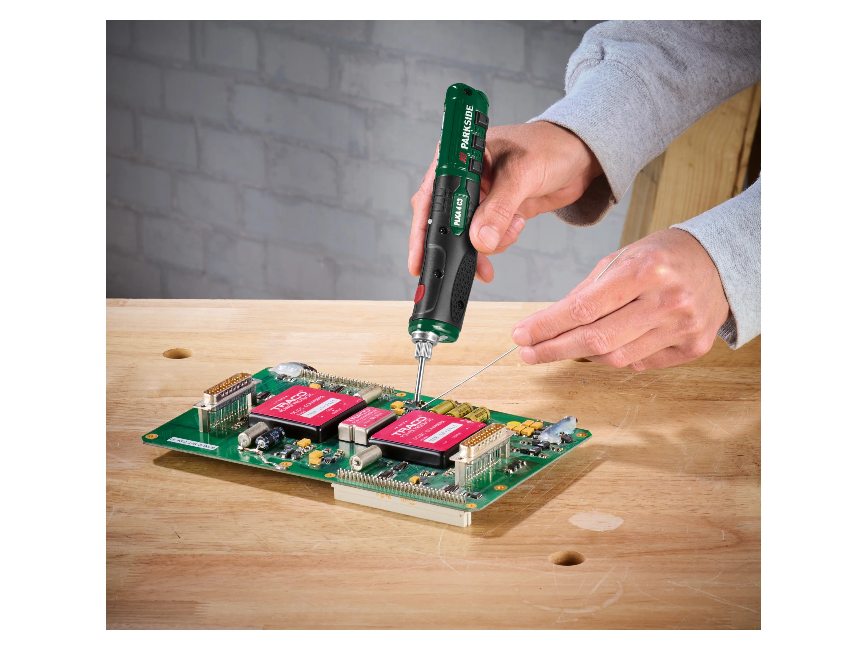 PARKSIDE® 4 V Akku-Lötkolben »PLKA 4 C3«, mit integriertem Akku und Ladekabel – Bild 2 von 4