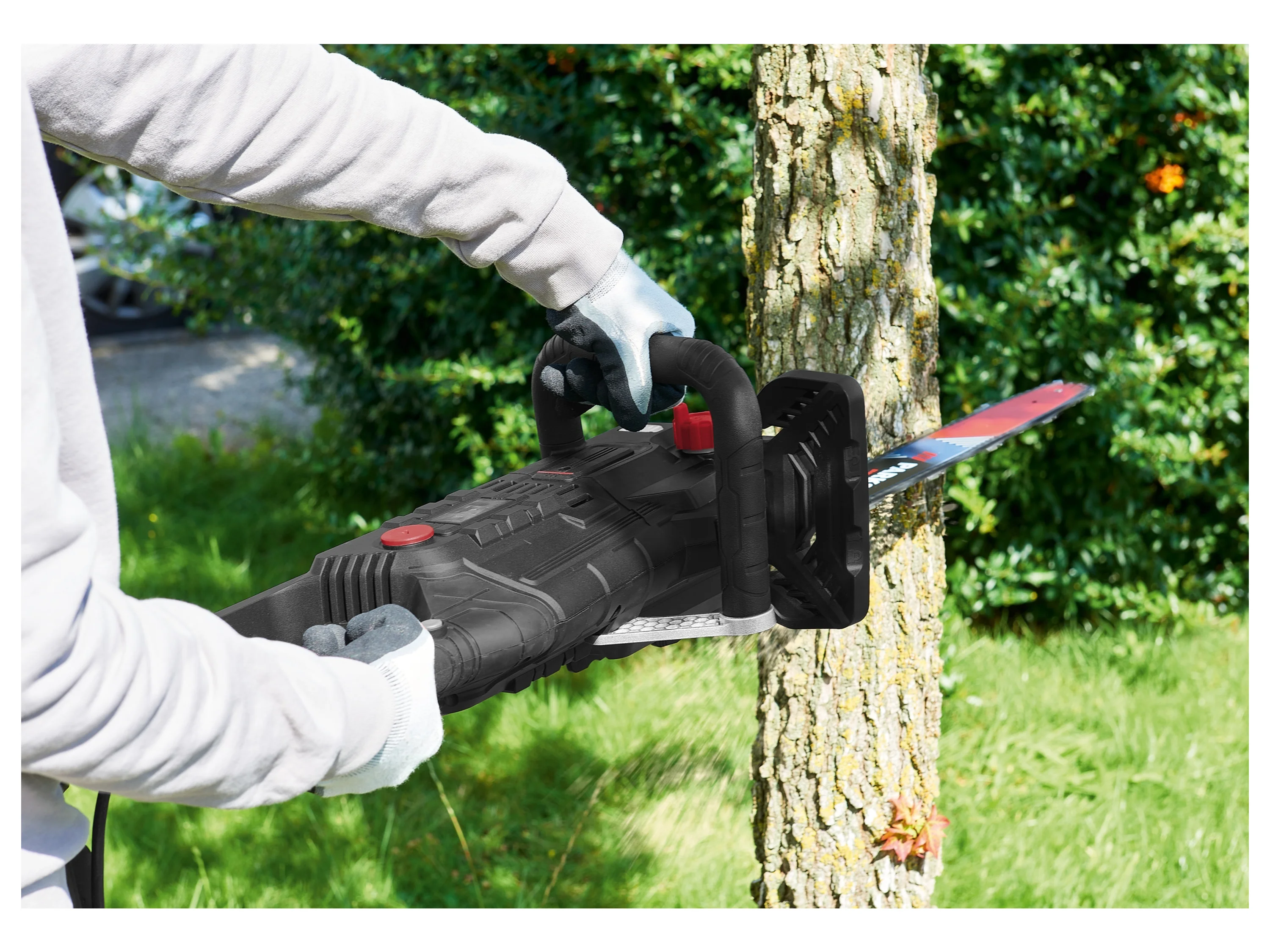 PARKSIDE PERFORMANCE® Elektro-Kettensäge »PPEKS 2500 A1«, 2-Hand-Schutzschalter – Bild 2 von 4