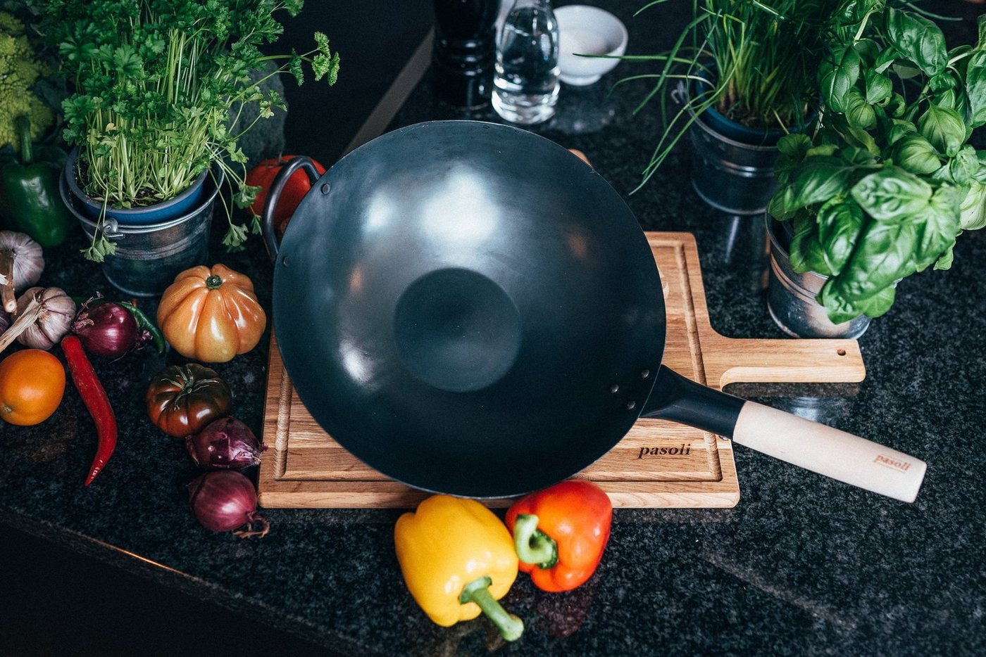 pasoli Wok voreingebrannter, traditionell handgehämmerter Wok mit flachem Boden, Karbon-Stahl, Voreingebrannt, Traditionell Handgehämmert, flacher Boden – Bild 2 von 5