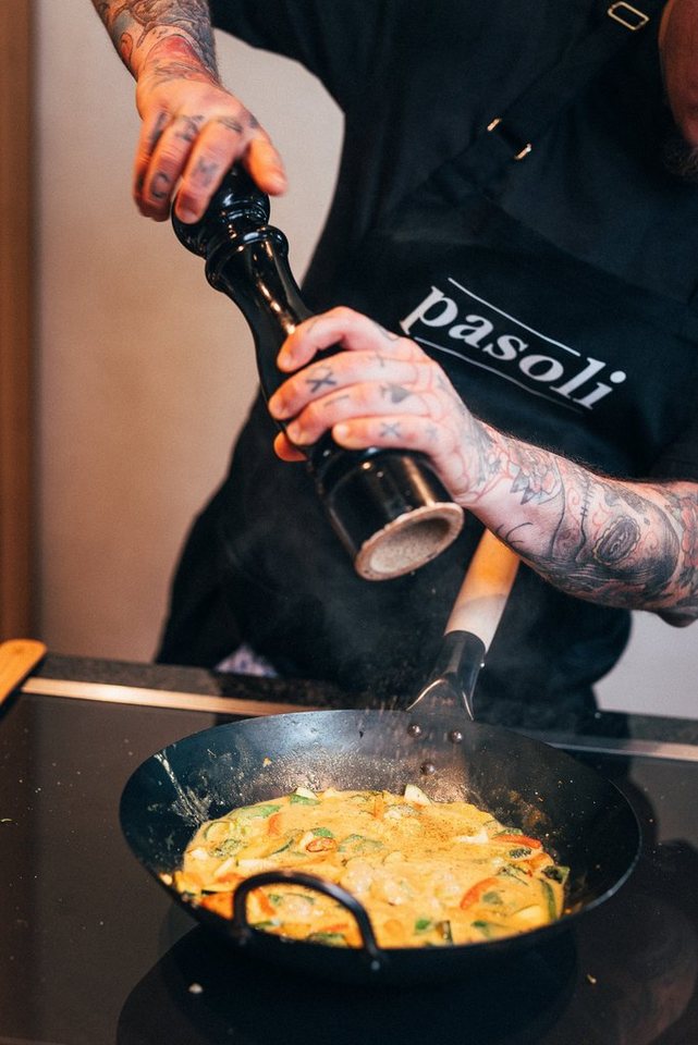 pasoli Wok voreingebrannter, traditionell handgehämmerter Wok mit flachem Boden, Karbon-Stahl, Voreingebrannt, Traditionell Handgehämmert, flacher Boden – Bild 4 von 5