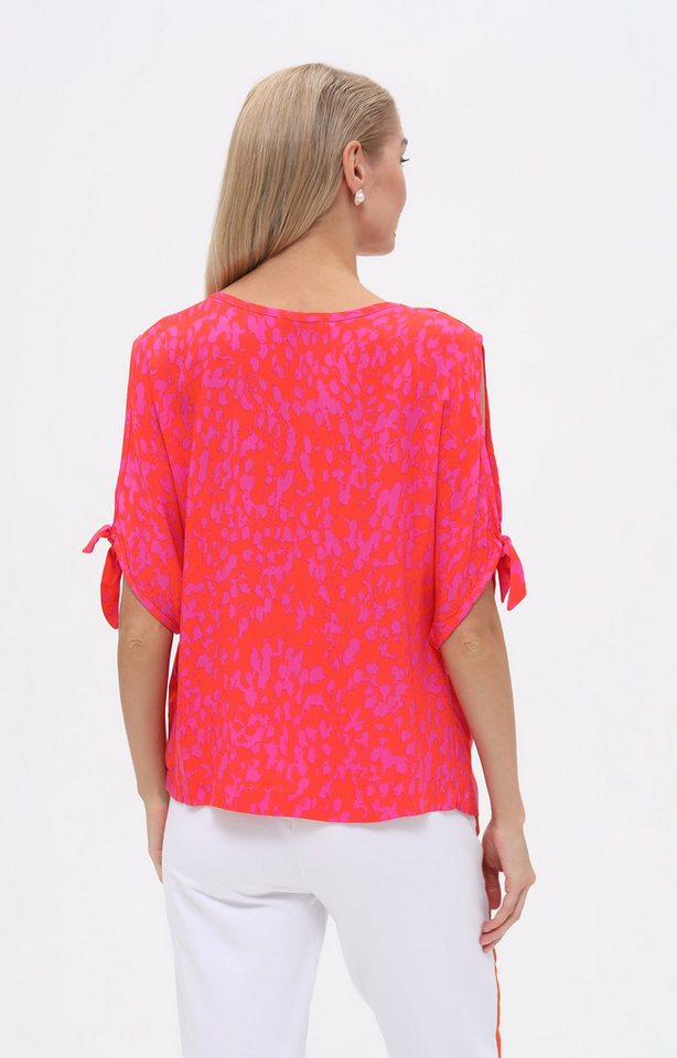 Passioni Blusentop mit abstraktem Print und Bindedetails – Bild 4 von 5