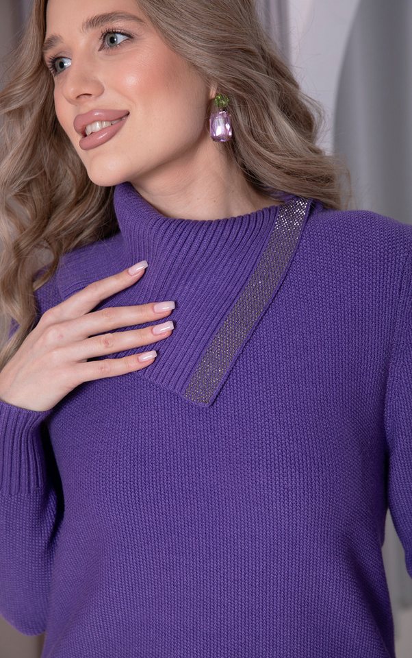 Passioni Strickpullover in Lila mit Schalkragen und Strassdetails – Bild 3 von 4