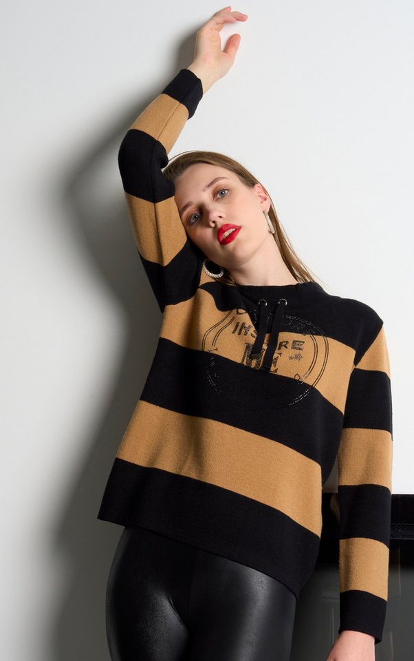 Passioni Strickpullover Sweatshirt mit Streifen und Strass-Schriftzug – Bild 4 von 5
