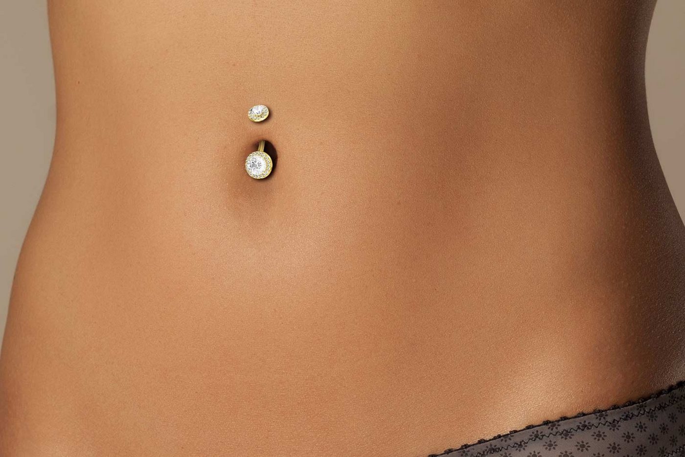 PIERCINGLINE Bauchnabelpiercing Titan Bananabell mit Innengewinde 2 KRISTALLDISCS (Bananabells, 1-tlg) – Bild 3 von 3
