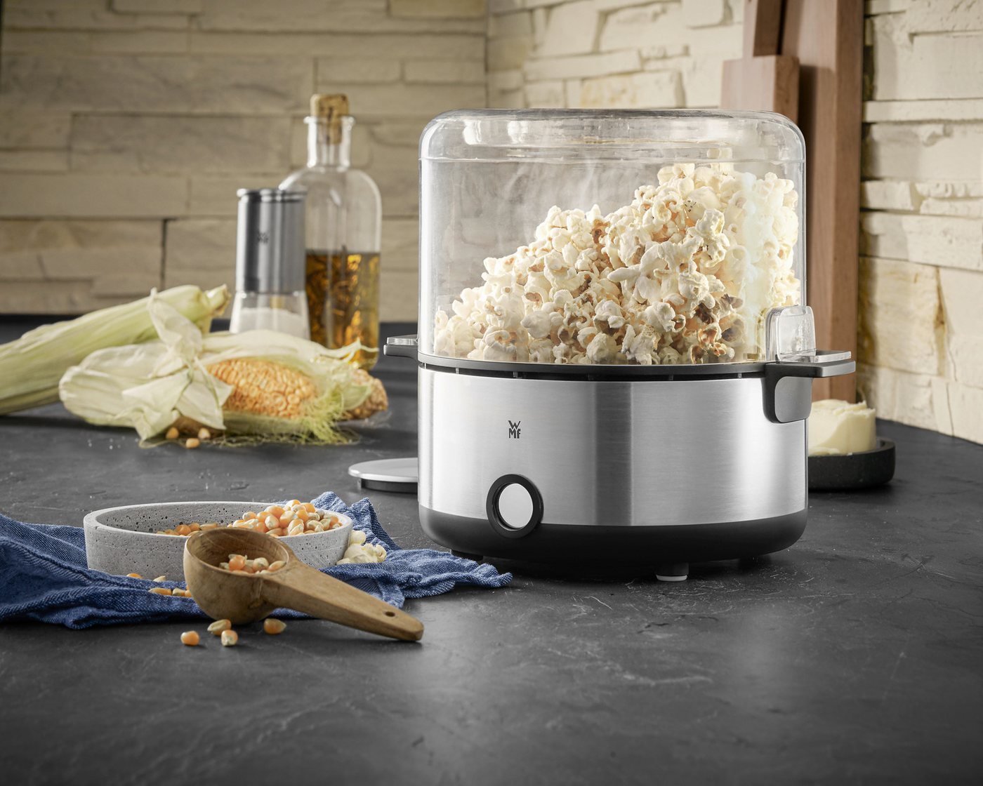 WMF Popcornmaschine WMF KÜCHENminis Popcorn Maker, Füllmenge 2,2l für 50g Mais, Deckel als Servierschale – Bild 3 von 3