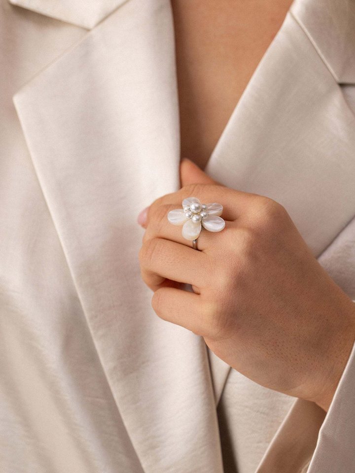 Purelei Fingerring Pearly Flower – Bild 2 von 3