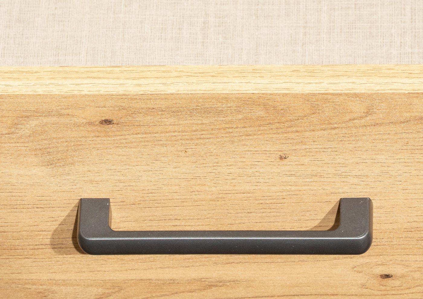 rauch Nachtkommode Maika, 3 Schubladen mit großzügigem Stauraum – Bild 4 von 5