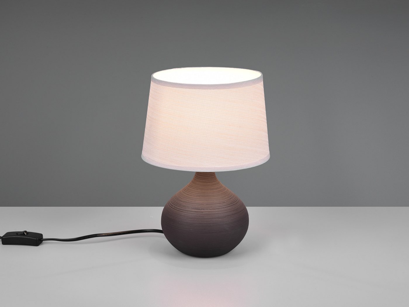 Reality Leuchten LED Nachttischlampe, Dimmfunktion, LED wechselbar, Warmweiß, Designklassiker Tischlampe mit Keramik-Fuß, Stoffschirm & Leuchtmittel – Bild 2 von 5