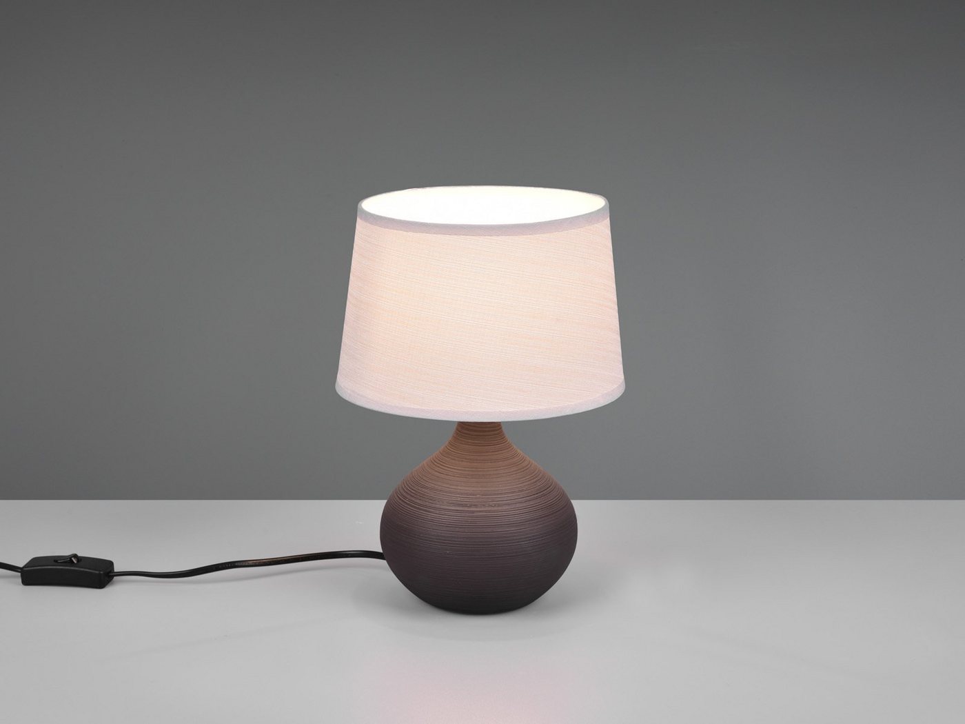 Reality Leuchten LED Nachttischlampe, Dimmfunktion, LED wechselbar, Warmweiß, Designklassiker Tischlampe mit Keramik-Fuß, Stoffschirm & Leuchtmittel – Bild 3 von 5