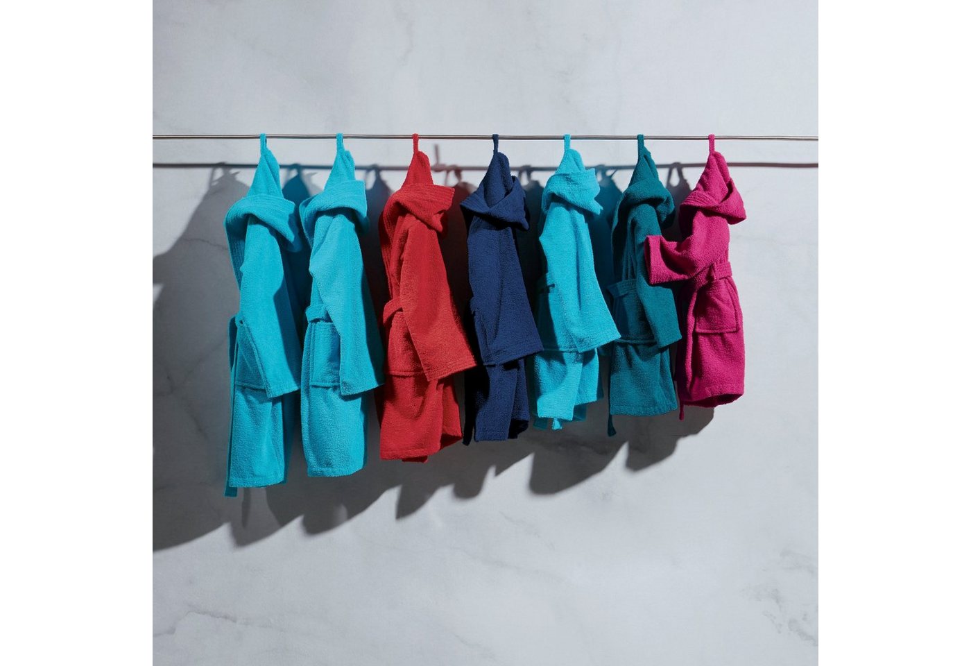 REDBEST Kinderbademantel Kinder-Bademantel "Chicago" mit Kapuze, Rückenlänge: 63 cm, Frottier, mit Kapuze/mit Aufsatztasche:, default, Walk-Frottier Uni – Bild 4 von 5