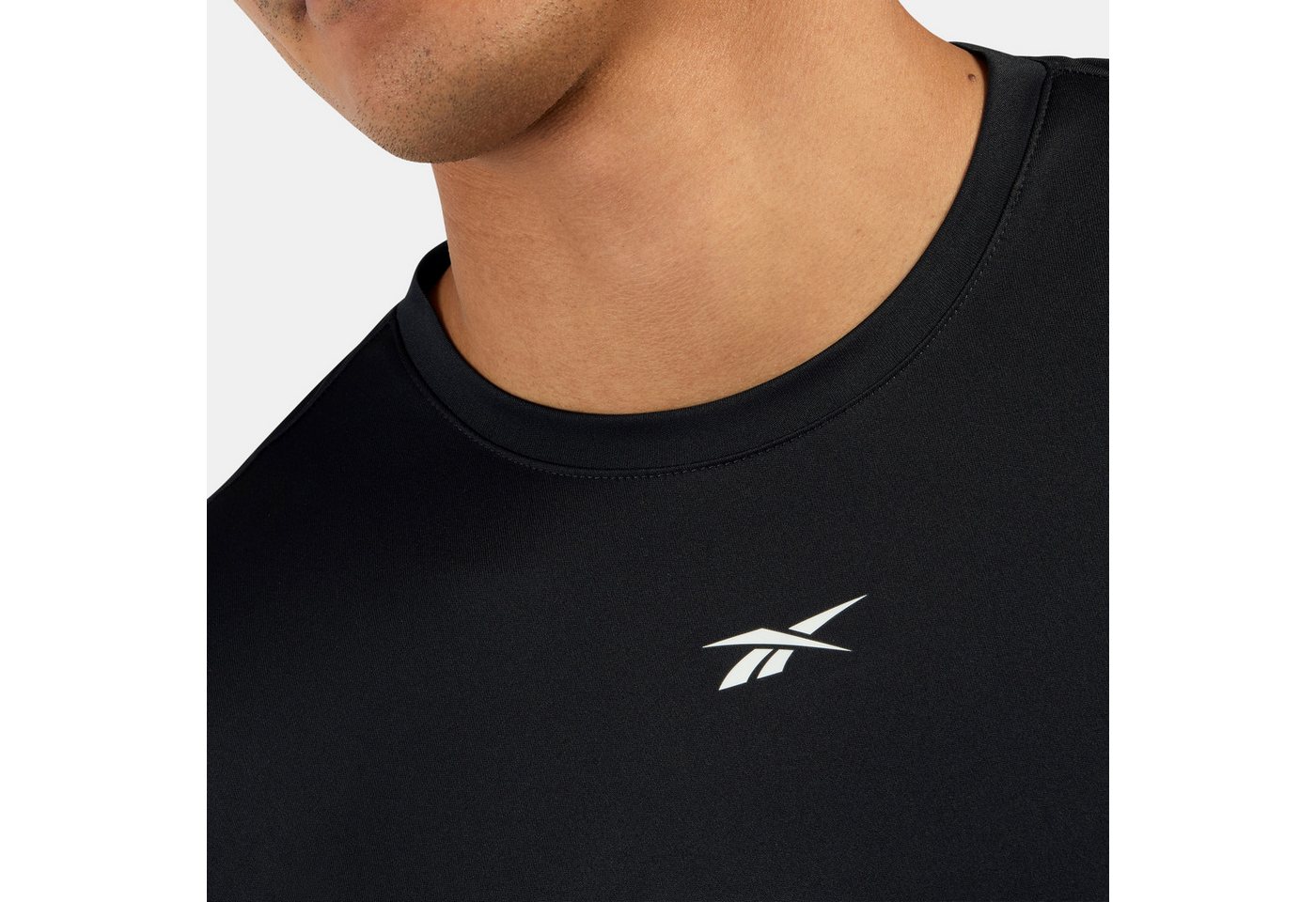 Reebok T-Shirt ID TRAIN LS TECH TEE Langarm-Design, mit Rundhalsausschnitt, ohne Verschluss, aus Polyester – Bild 3 von 5