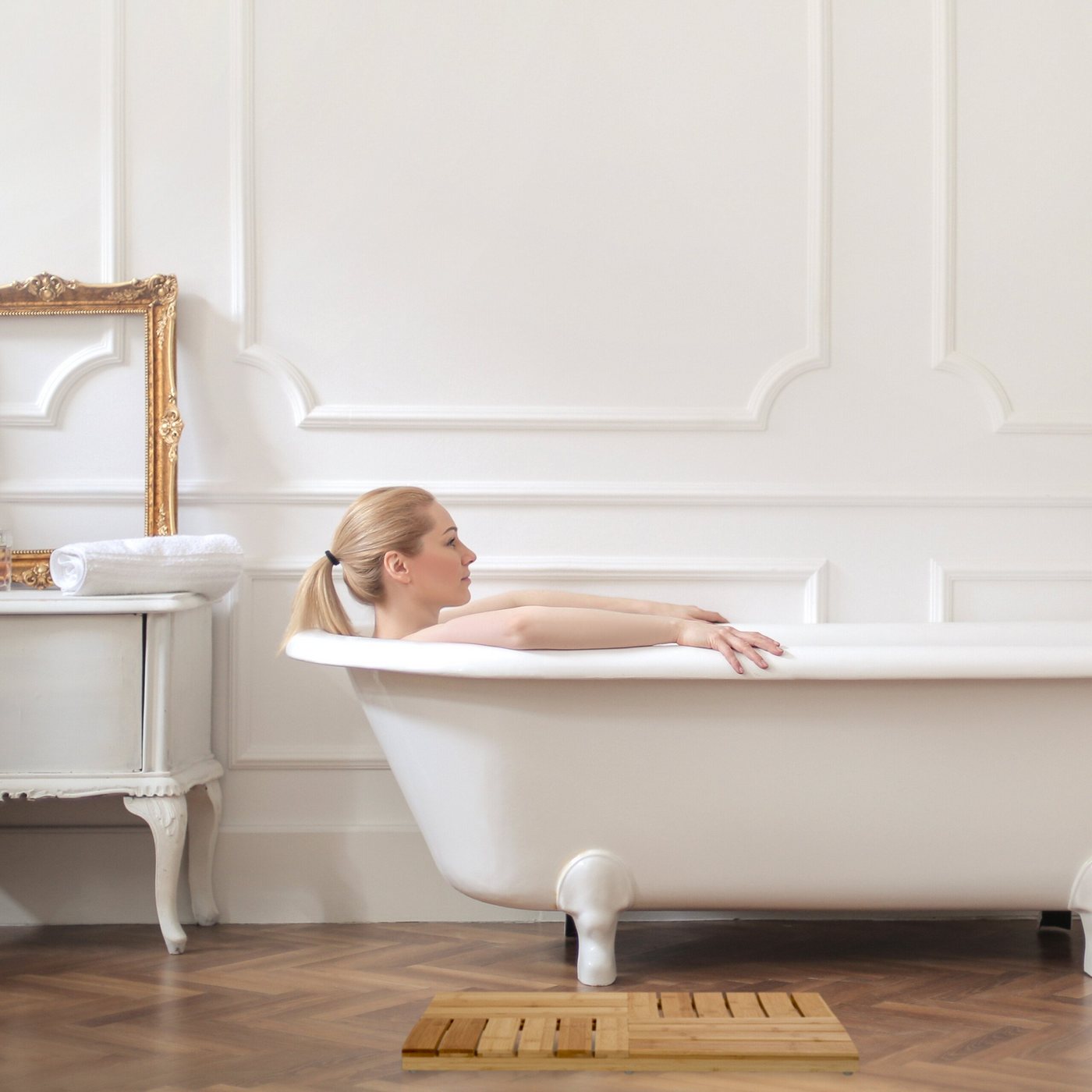 relaxdays Badematte Bambus Badematte, Höhe 35 mm, Offenes Mosaik-Design für gute Luftzirkulation, 100% Bambus, Natürlicher Charme, Schutz vor Bodenkälte, Feucht – Bild 3 von 5