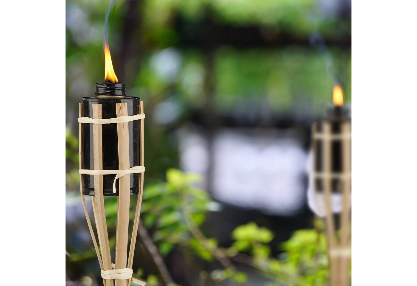 relaxdays Gartenfackel 10er Set Gartenfackeln Bambus, Dekorative, stimmungsvolle Außenbeleuchtung für Garten und Events, Fackelöl, Gelblich-oranges Licht – Bild 2 von 5