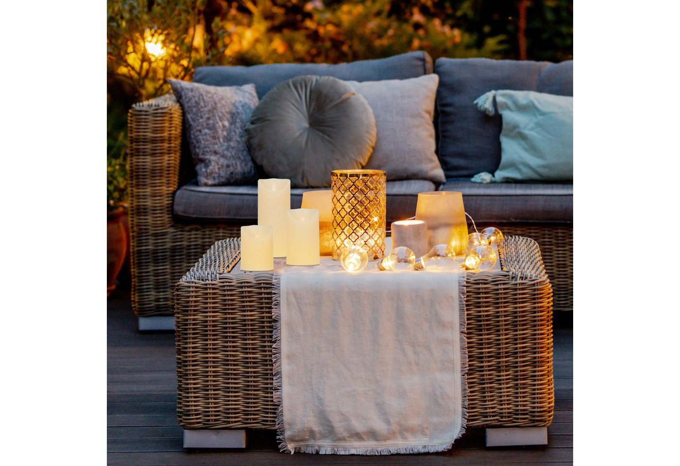 relaxdays LED-Kerze 3er Set, Timerfunktion, LED, Flackerndes Licht – Bild 5 von 5