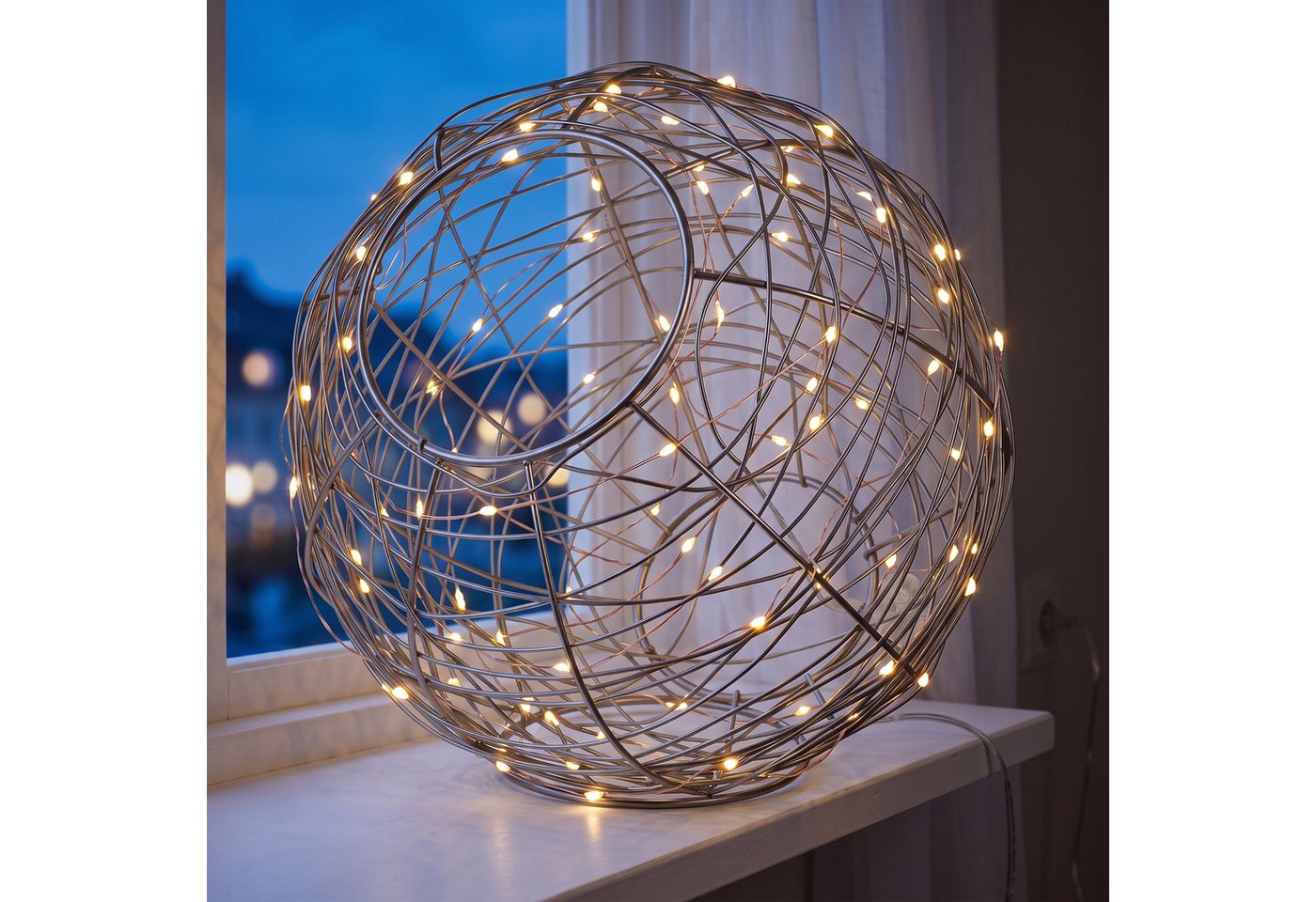 relaxdays LED Kugelleuchte LED Dekokugel 20 cm, Batteriebetrieben mit automatischer Abschaltfunktion nach 6 Stunden, Warmweiße LEDs, warmweiß, silber – Bild 3 von 5
